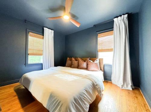 King Bed with Bunkbed Room - Gallatin Stays