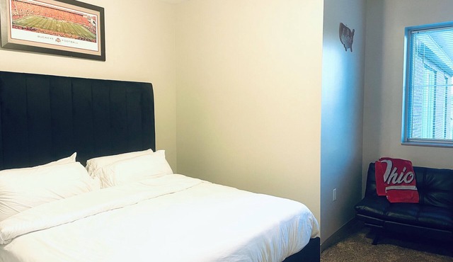 King Bedroom With Balcony Downtown