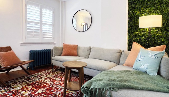 King Beds Driveway Outdoor Patio Historical House