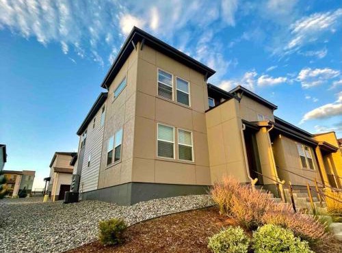 KING Beds/FREE PARKING/Coffee/Pool/HotTub
