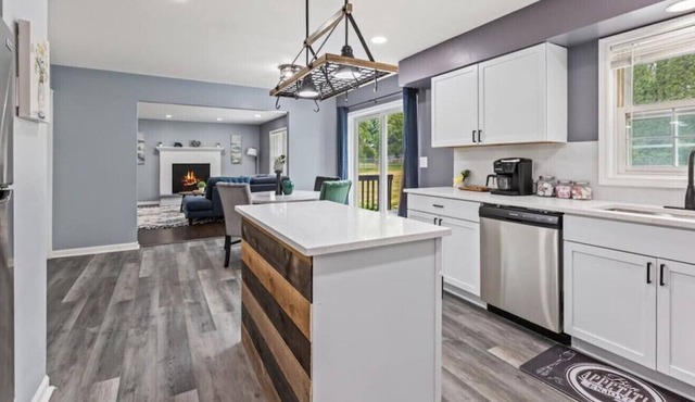King beds, Free Wi-Fi, Gas Grill Cozy Antioch home