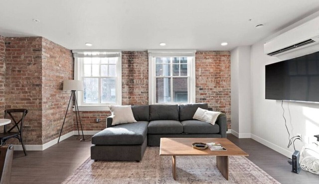 King Beds! - J&K on Main Luxury Apartment 306