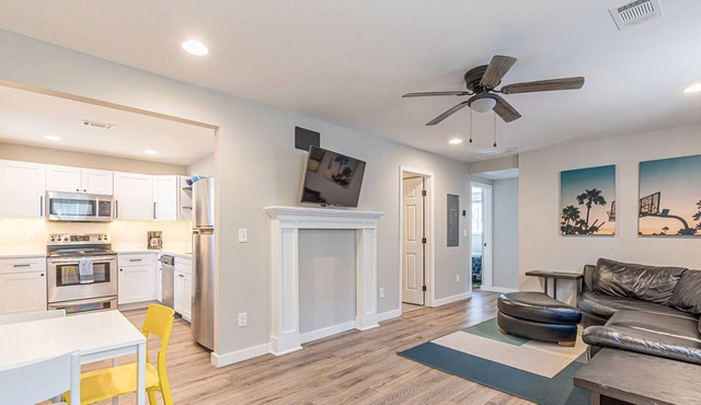 King Beds w/Own Baths! Prime Location!