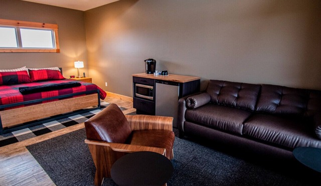 King Cabin Room Lark Spur