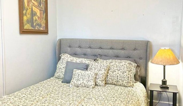 King Charlie's Place in Historic Roscoe Village