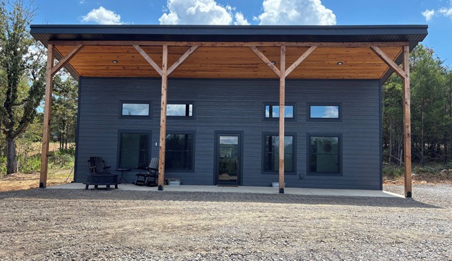 King Cullen Cabin - Brand New In Charming Clarksville, Arkansas