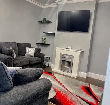 King Edward 3 bed house ideal for contractors