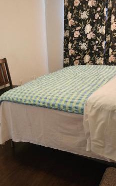 King ensuite room in a property licensed by city-Mississauga