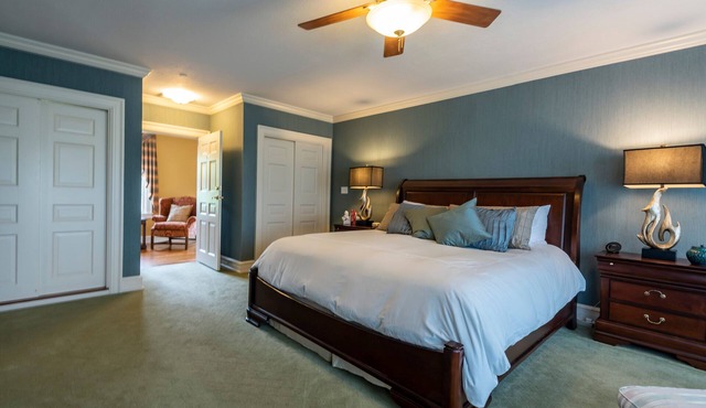 King Estate Suite w/His & Hers Bathrooms at Blueberry Hill Estate