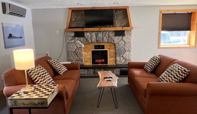 King Family Suite - Tahquamenon Suites Paradise MI
