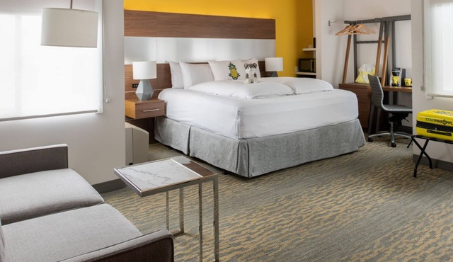 King Junior Suite at Hotel Z, Gaslamp Quarter, On-site Bike Rental
