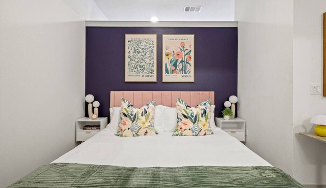 King Loft | Pool+ Parking+ Gym | 5 min to Galleria