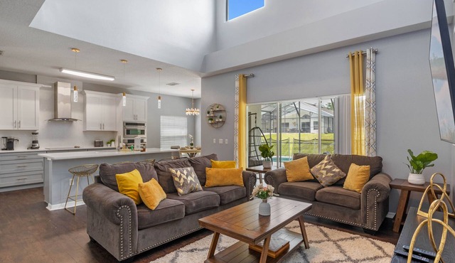 King luxury spacious home near Disney world-pool