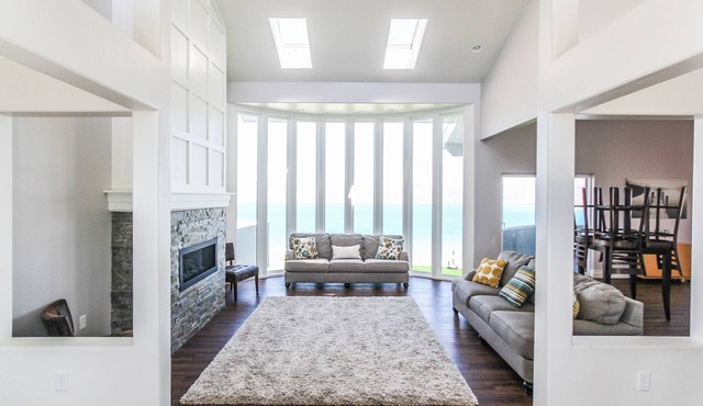 King Of The Mountain, Panoramic View, allows UP TO 40 Guests Completely Seclude