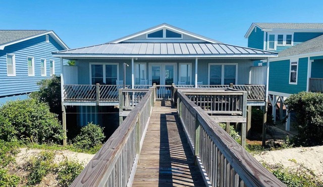 King of the Sea: 4-bedroom oceanfront home in Holden Beach, NC.