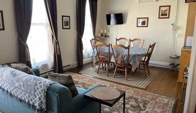 King One Bedroom, Converted1894 Historic Hotel, Downtown Buffalo Wyoming