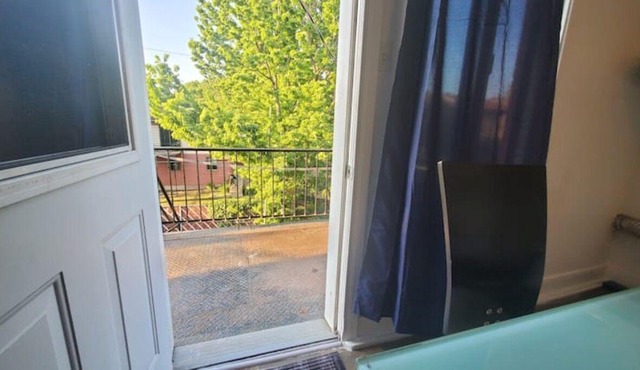 King & Queen Beds, 2 Bedrooms Apartment with Parking, River View