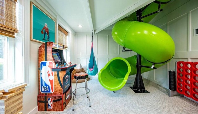 King & Queen of the Poconos | 15 Min to Camelback