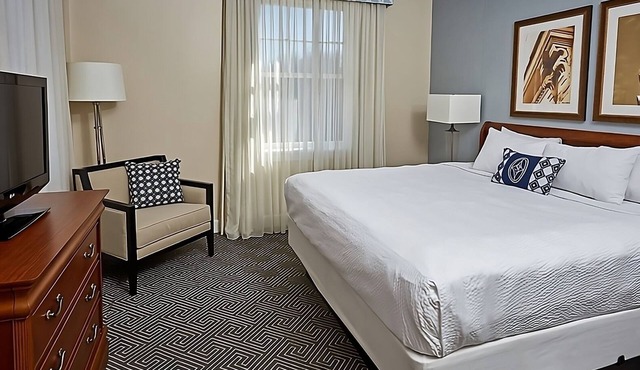 King Room | Indoor Pool | Pet Friendly | Downtown Staunton Stay