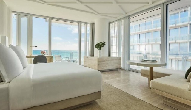 King Room Near Crudo Bar MIA