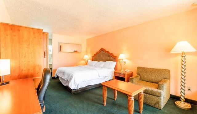 King Room Perfect for Road Trippers – Convenient Location Near Major Roads