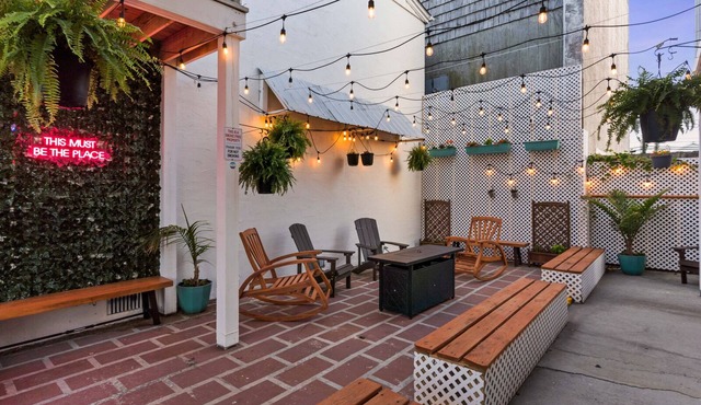 King Room with Sofa Bed Hotel- 2 Pools, Near Beach/Boardwalk, No Pets Allowed