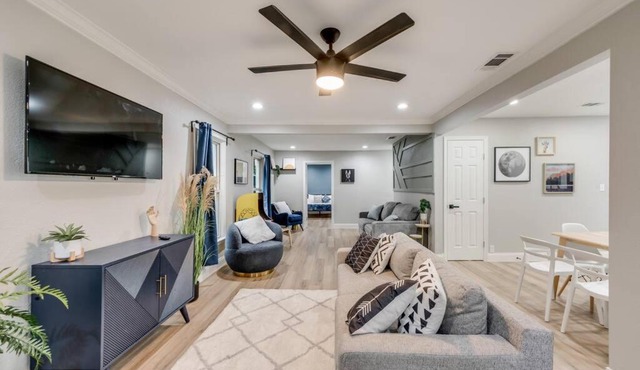 King Self Check-In BBQ 4 TVs Parking Rain-Shower