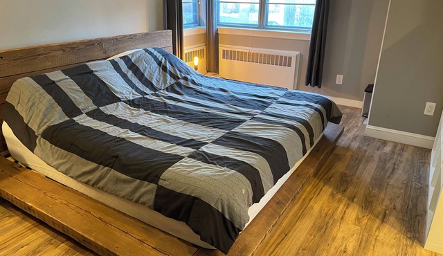 KING-SIZE BED in Master Bedroom plus 2 SLEEPING SOFAS in LR - WHOLE SUITE 64.