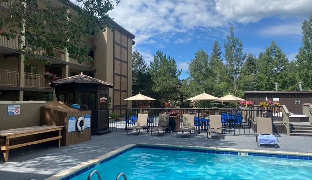 King size bed in vail village