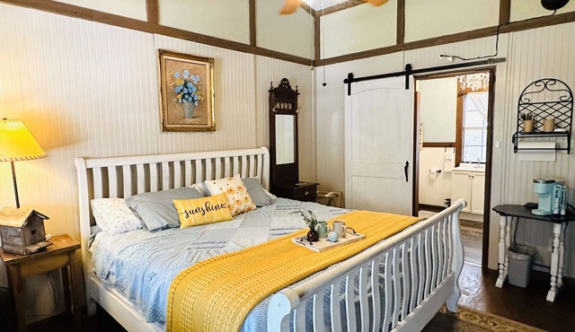 King Size Bed Suite Closest to First Monday Trade Days