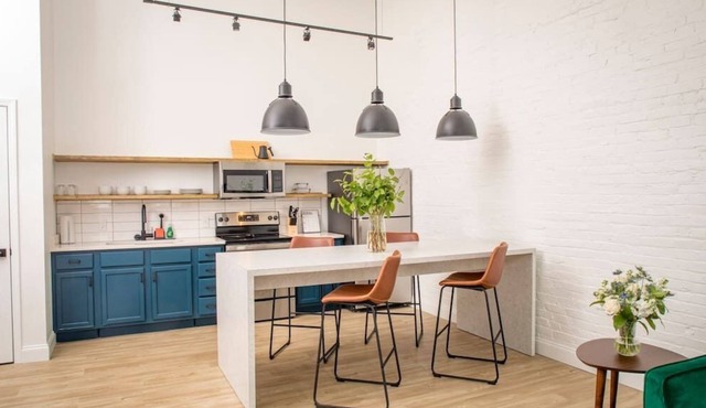 King-Size Loft-Style 1-BR Apt w/ Pool