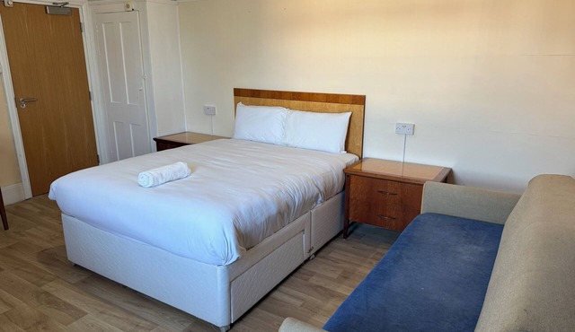 King Size Room with Wash Basin