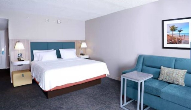King Size With Sofa Bed | Work & Relax Space + Breakfast
