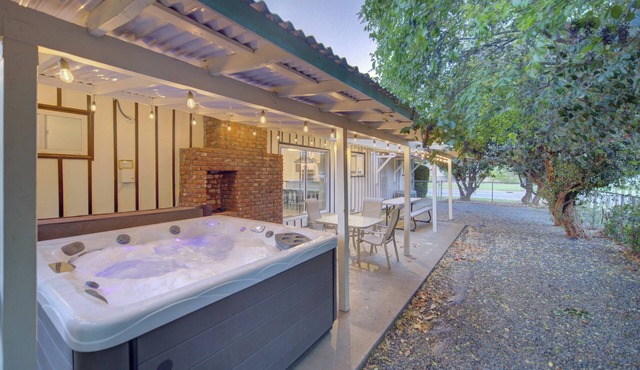 King Sized Beds, Large Outdoor and Indoor Space