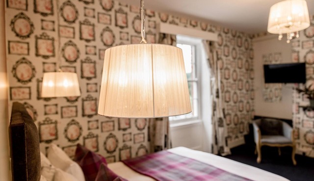 King-Standard-Ensuite with SHWR-Garden View-Room 7