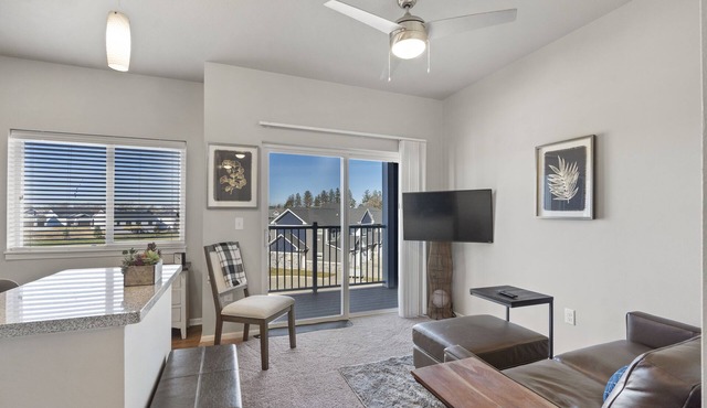 King Studio Amenities Comfort and Convenience