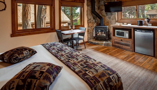 King Studio Cottage with jet bath