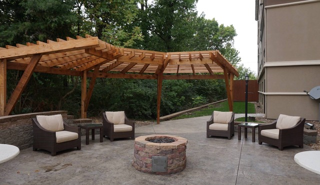 King Studio near the University of Missouri | Fitness Center + Free Daily Breakfast