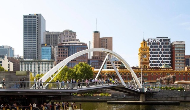 King Studio Wheelchair accessible Apartment at Rosslyn Street Melbourne