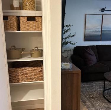 King suite and Hot Tub near the Greene