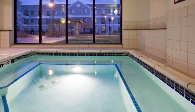 King Suite. Free Breakfast. Pool. Gym. Near Aurora Medical Center!