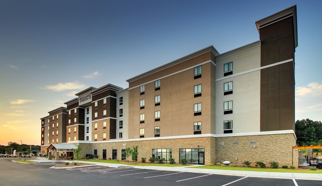 King Suite. Free Breakfast Buffet. Indoor Pool. Near Winthrop University!