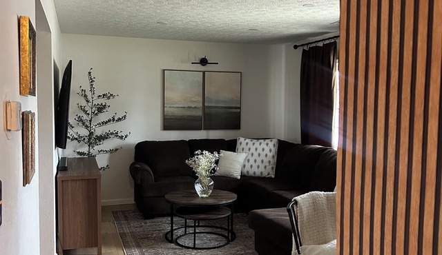 King suite + Hot Tub near the Greene