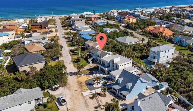 King Suite, Hot Tub, Pool, BBQ Grill, Bikes, Patio, EV Charger, 600 ft 2 Beach!