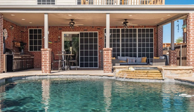 King Suite House with Pool & BBQ