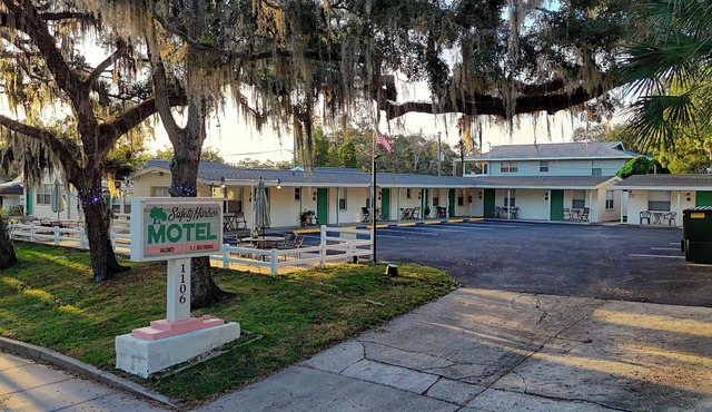 King Suite in DT: Self check-in & free WIFI