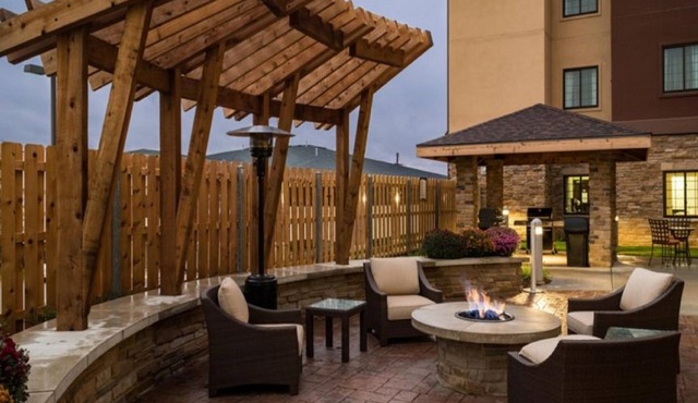 King Suite in Wichita Falls | Business Center On-Site + Free Breakfast