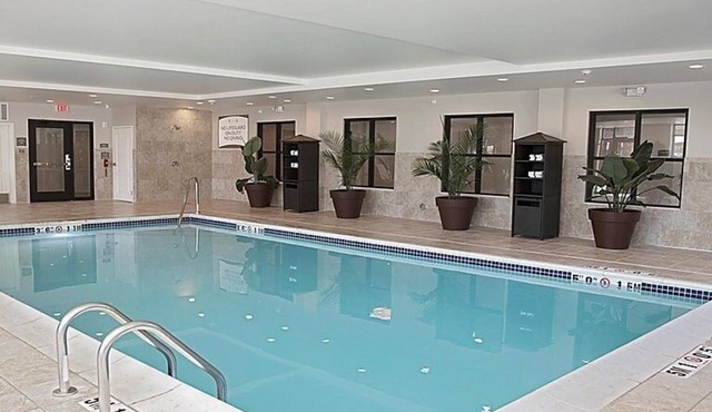 King Suite. Indoor Pool. Free Breakfast. | Near Sea Life Michigan