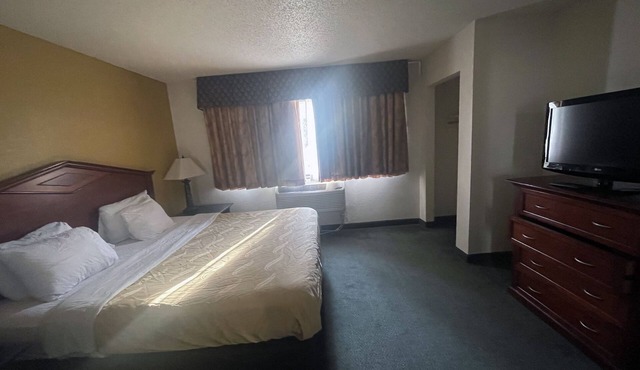 King Suite Living Room Non-Smoking