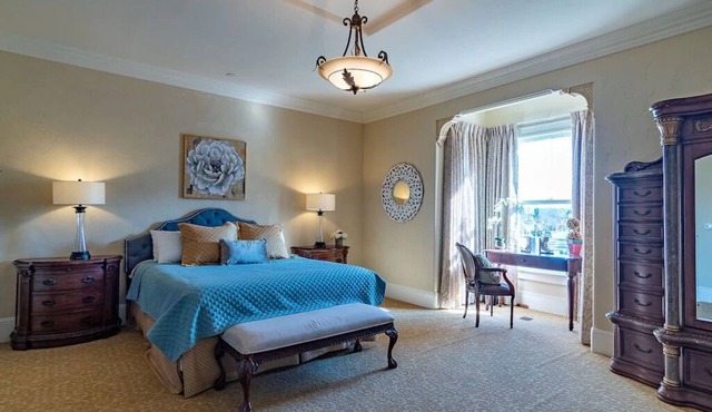 KING SUITE MINS MONTEREY CARMEL